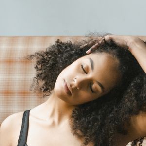 Esercizi di ginnastica posturale per la cervicale