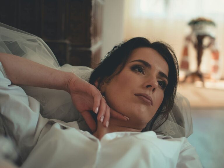 donna sul divano letto